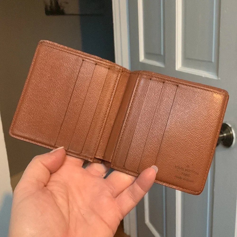 ❌SOLD❌ 1997 authentic Louis Vuitton card holder / wallet
